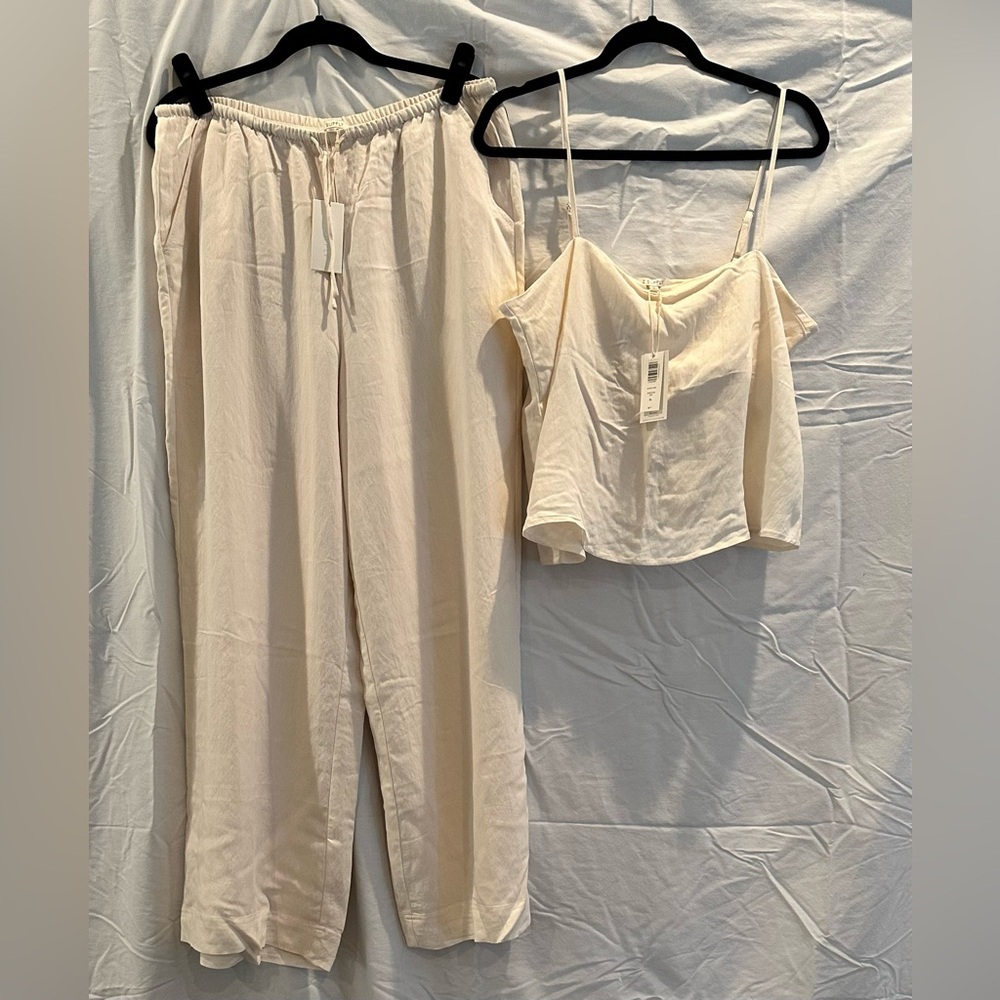 Z Supply Cream set. Flowing pant and slightly cropped top. Fully lined.
